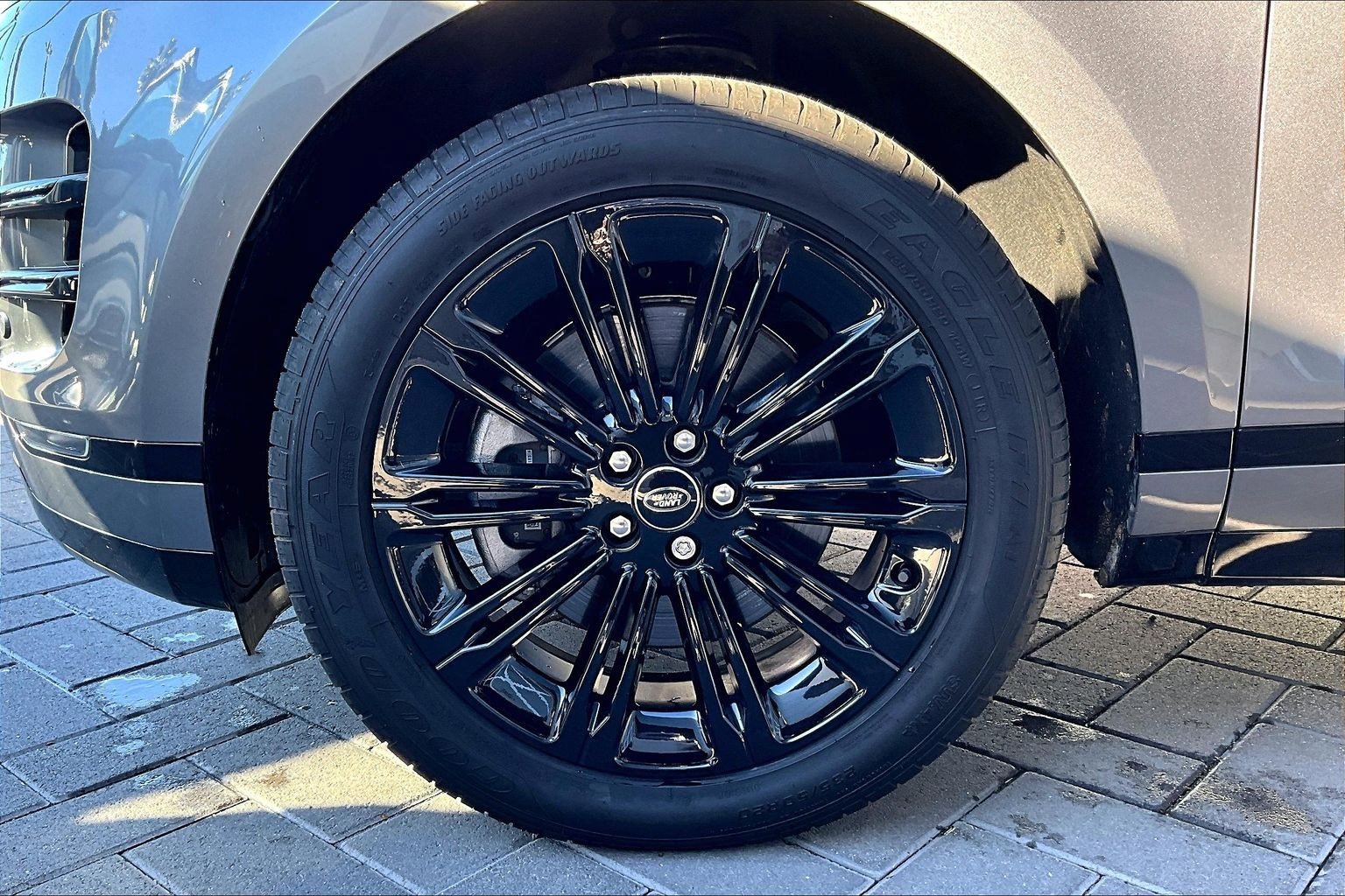 Used 2025 Land Rover Range Rover Evoque Dynamic SE image 9