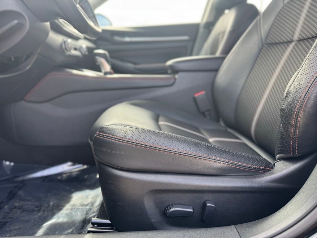 Used 2023 Nissan Altima 2.5 SR FWD image 6