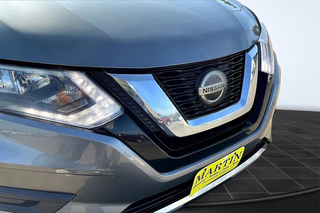 Used 2019 Nissan Rogue SV image 28