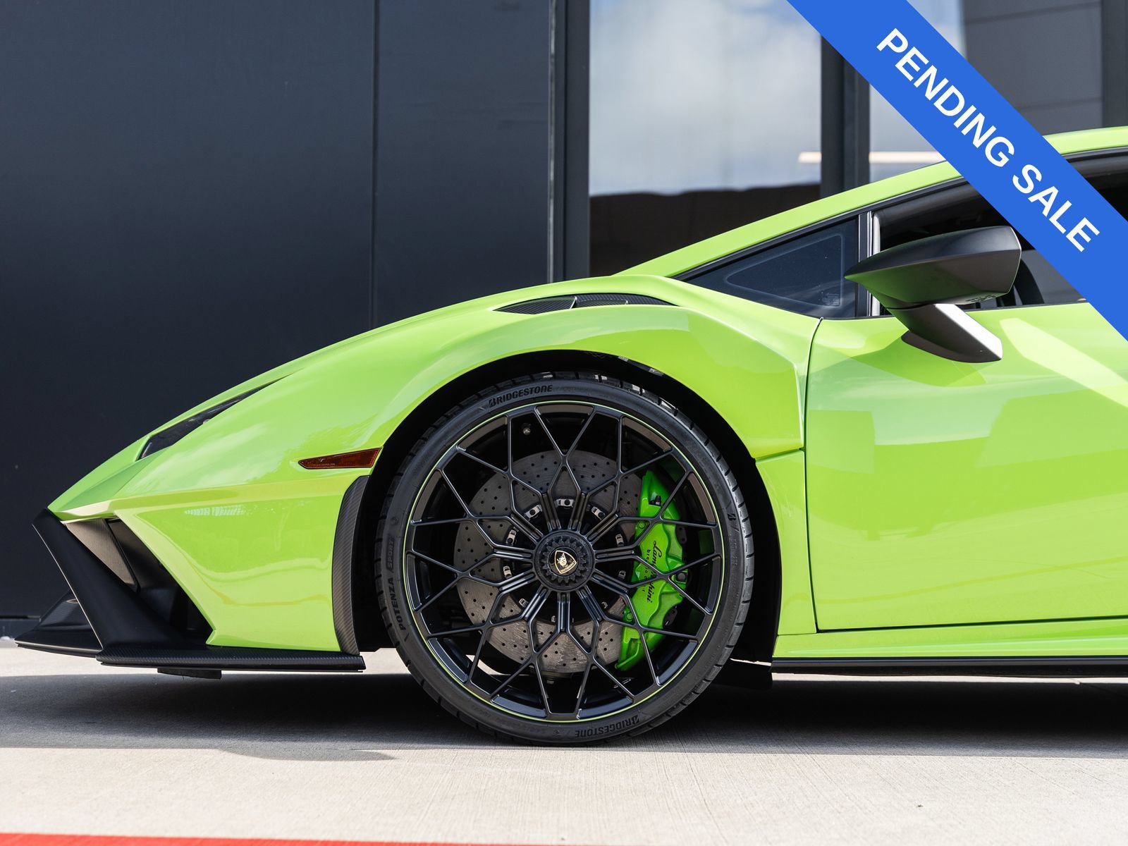 Used 2023 Lamborghini Huracan STO RWD image 13