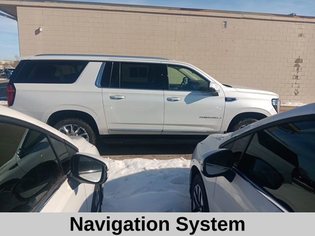 Used 2021 GMC Yukon XL Denali w/ LPO, Illumination Package image 3