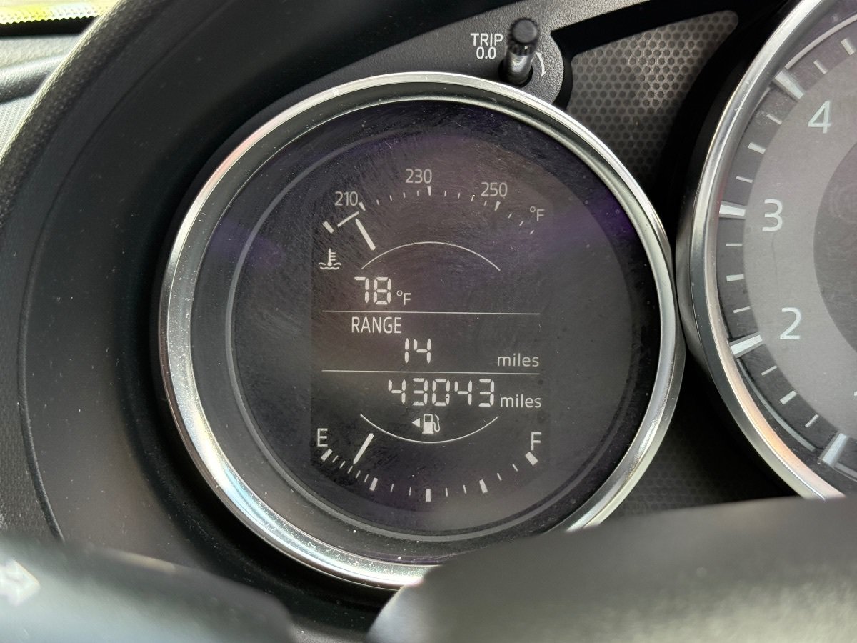 Used 2017 MAZDA MX-5 Miata Club RWD image 32