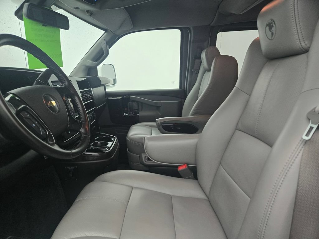 Used 2020 Chevrolet Express 2500 Extended RWD image 17