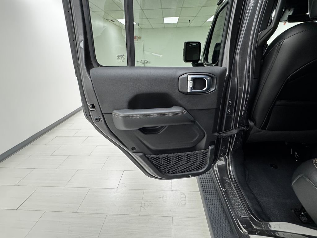 Used 2021 Jeep Wrangler Unlimited Sahara image 11