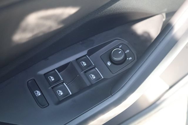Used 2025 Volkswagen Jetta Sport FWD image 8