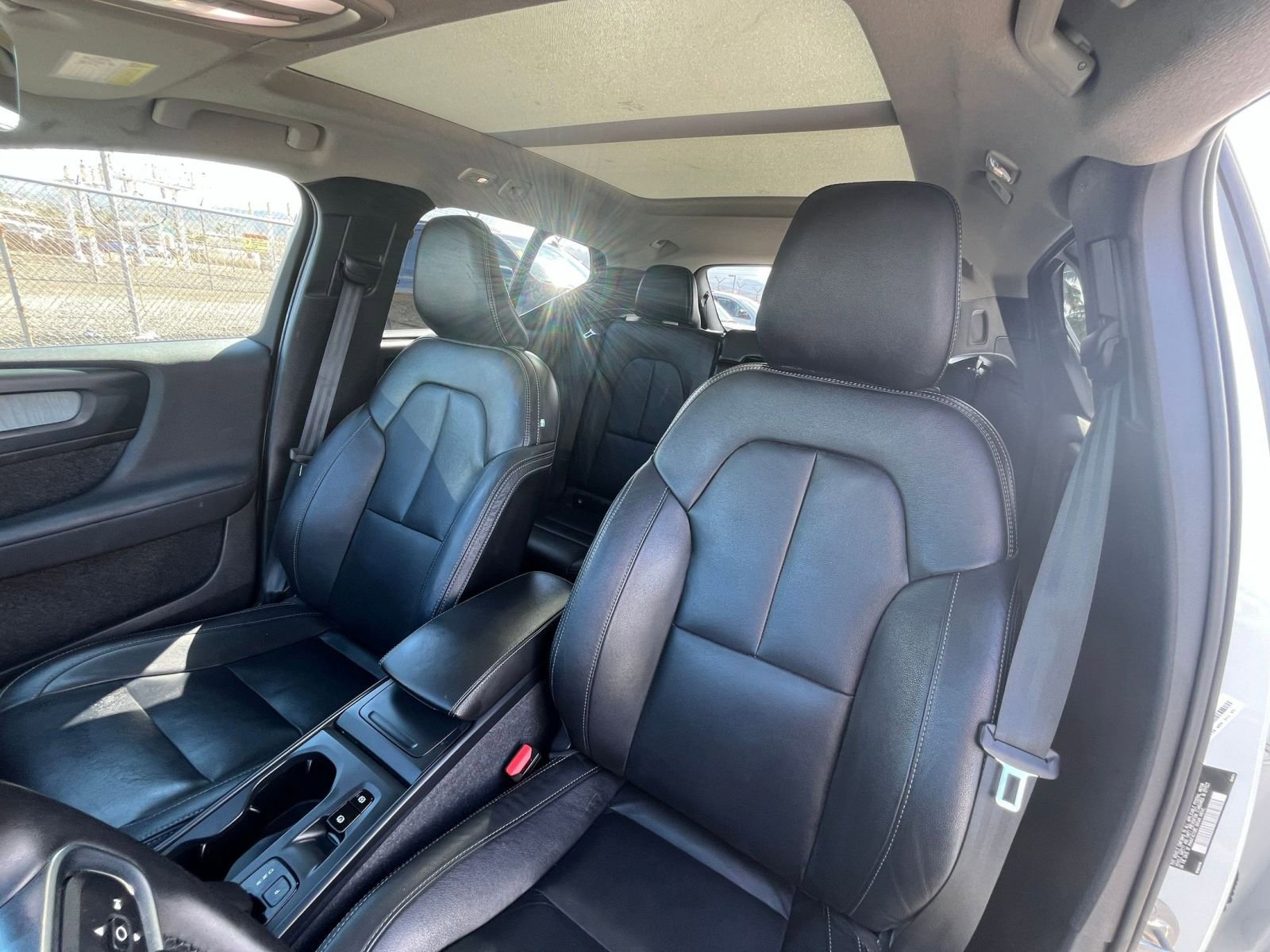 Used 2024 Volvo XC40 B5 Core AWD/4WD image 39