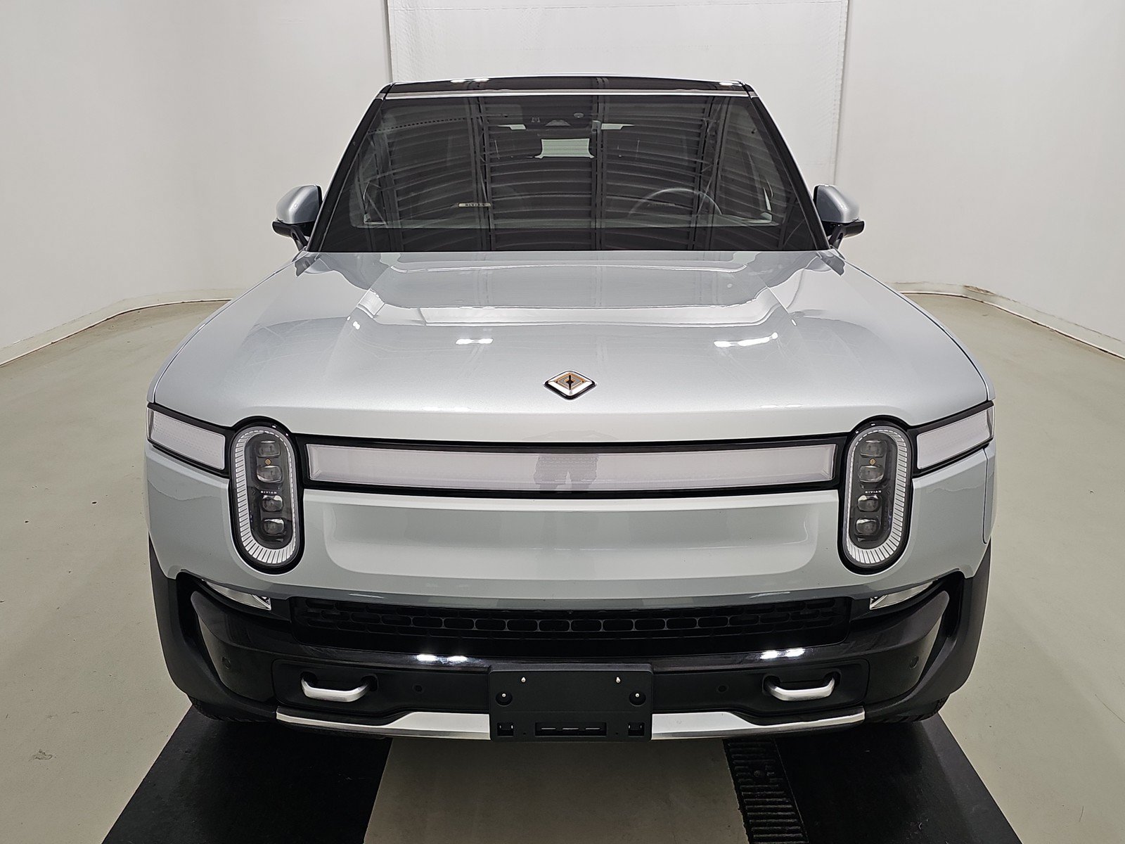 Used 2024 Rivian R1S Adventure AWD/4WD image 8