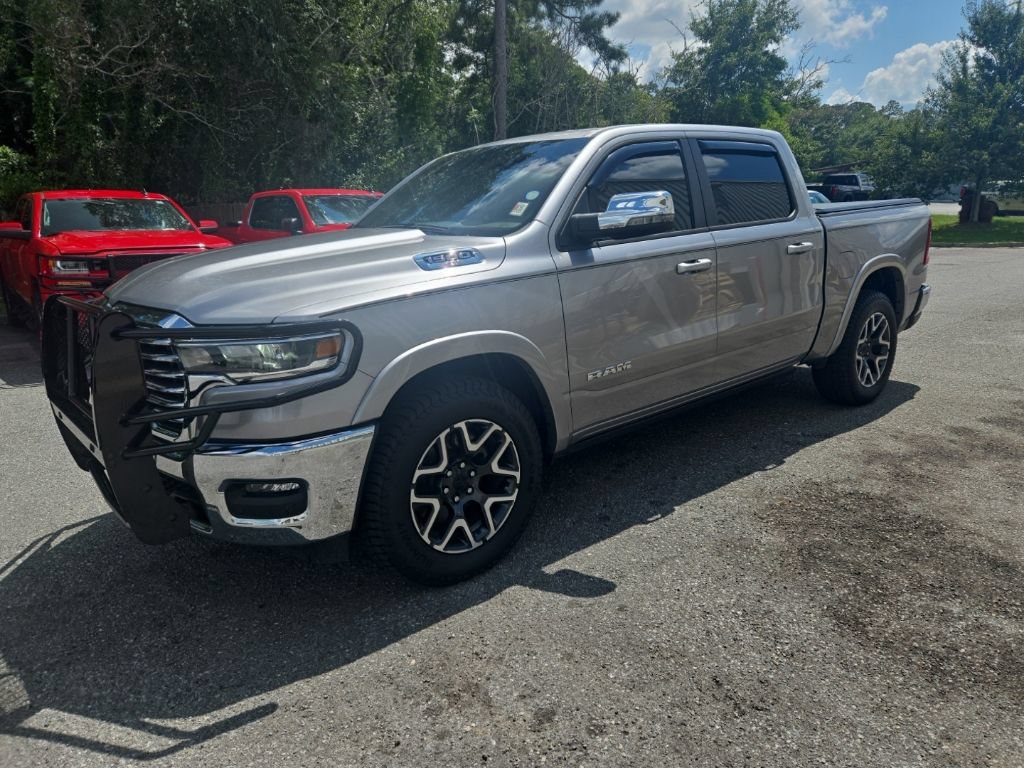 Used 2025 RAM 1500 Laramie w/ Advanced Safety Group II AWD/4WD image 1