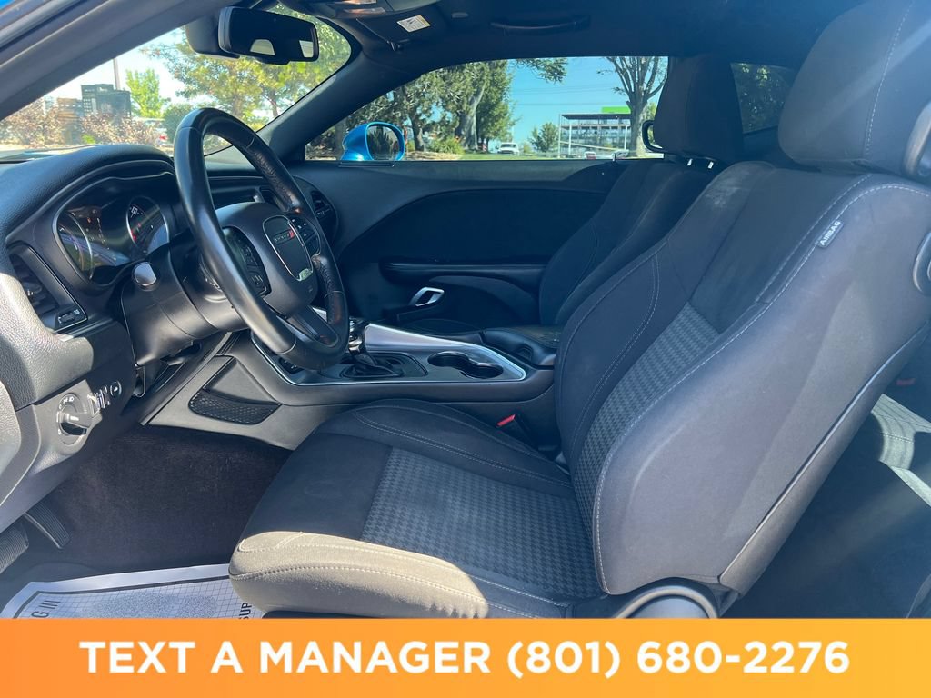 Used 2019 Dodge Challenger SXT RWD image 9