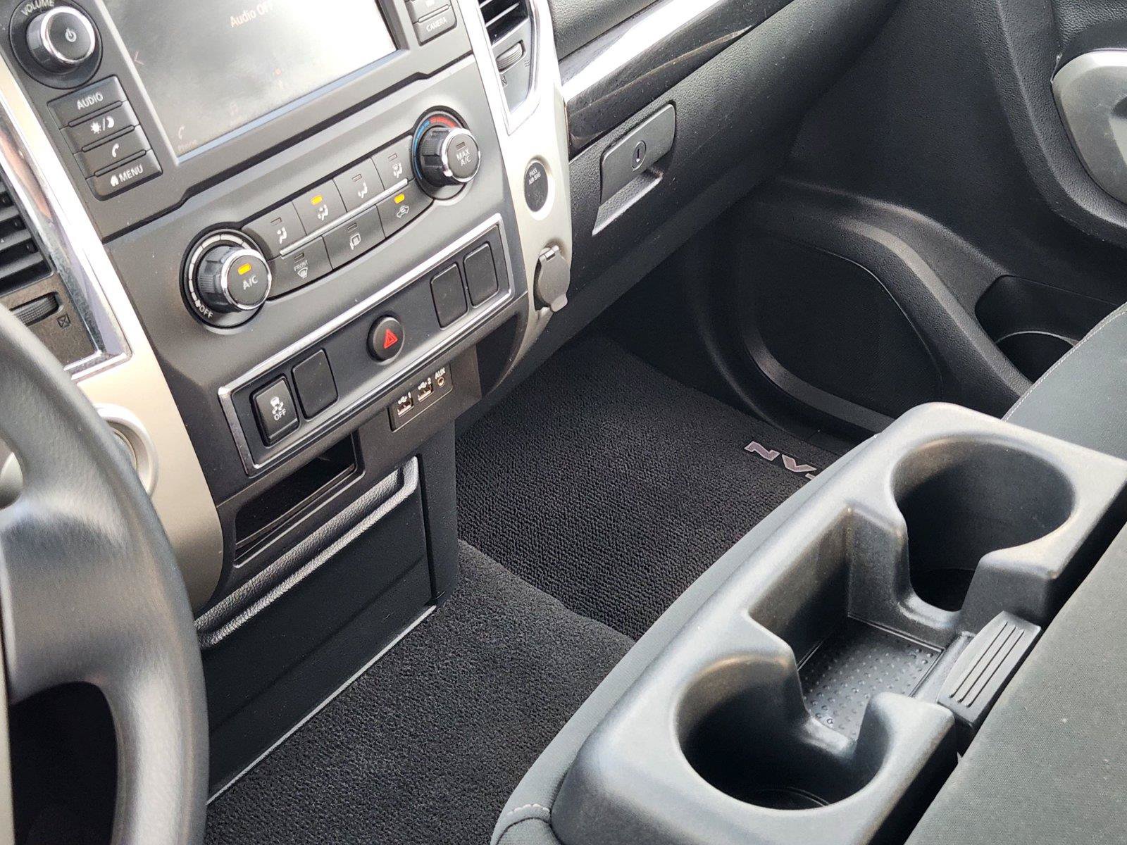Used 2019 Nissan Titan SV RWD image 16