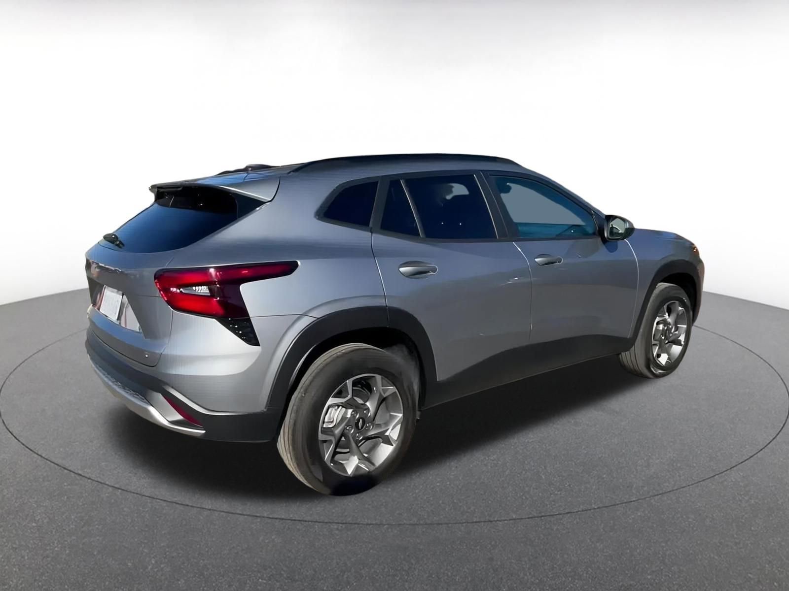 Used 2025 Chevrolet Trax LT image 12