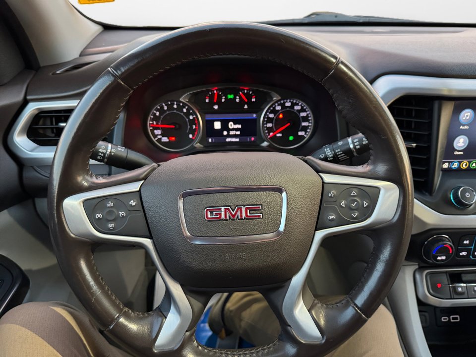 Certified 2022 GMC Acadia SLT w/ Trailering Package image 12