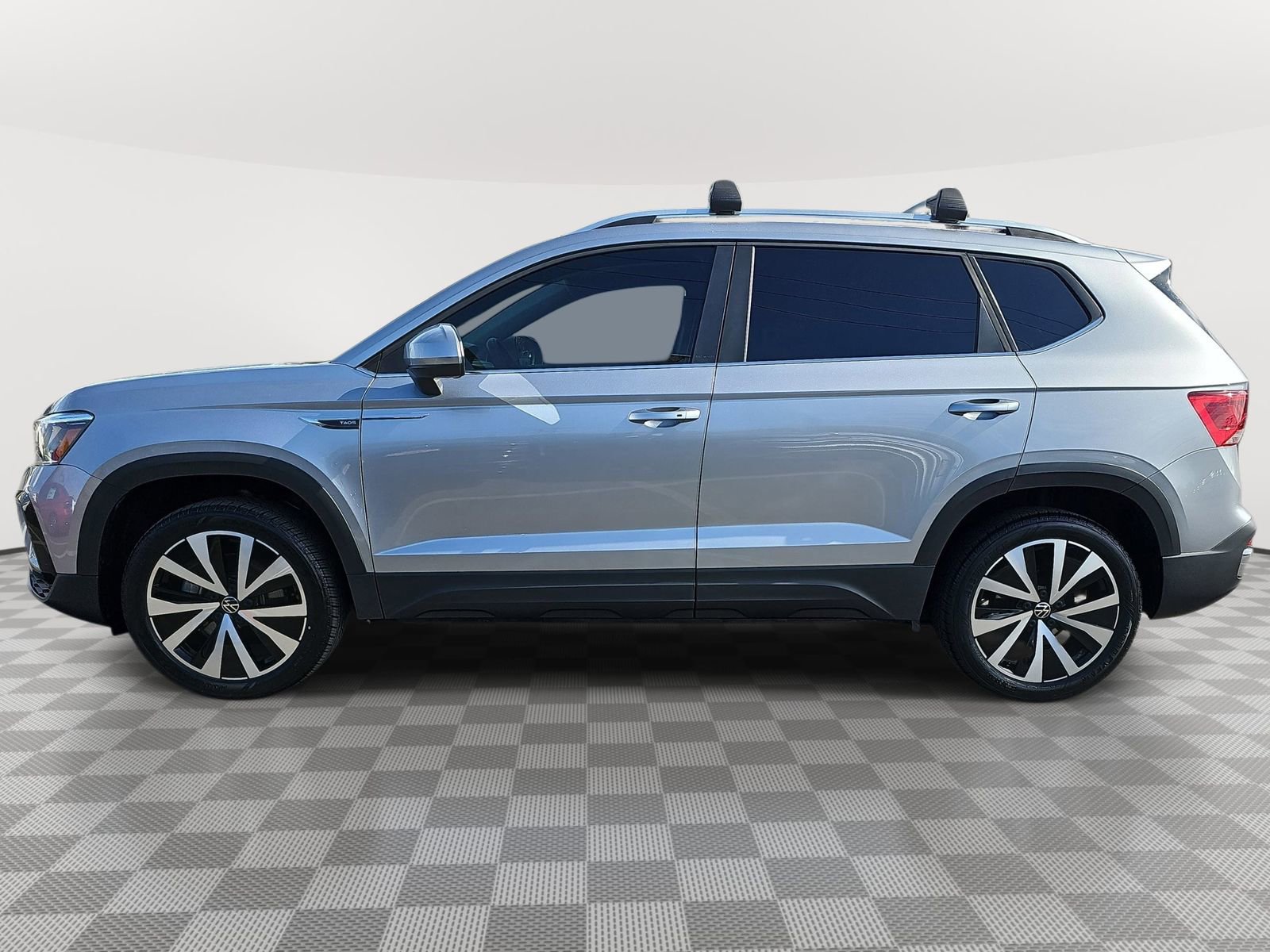 Used 2022 Volkswagen Taos SE image 8