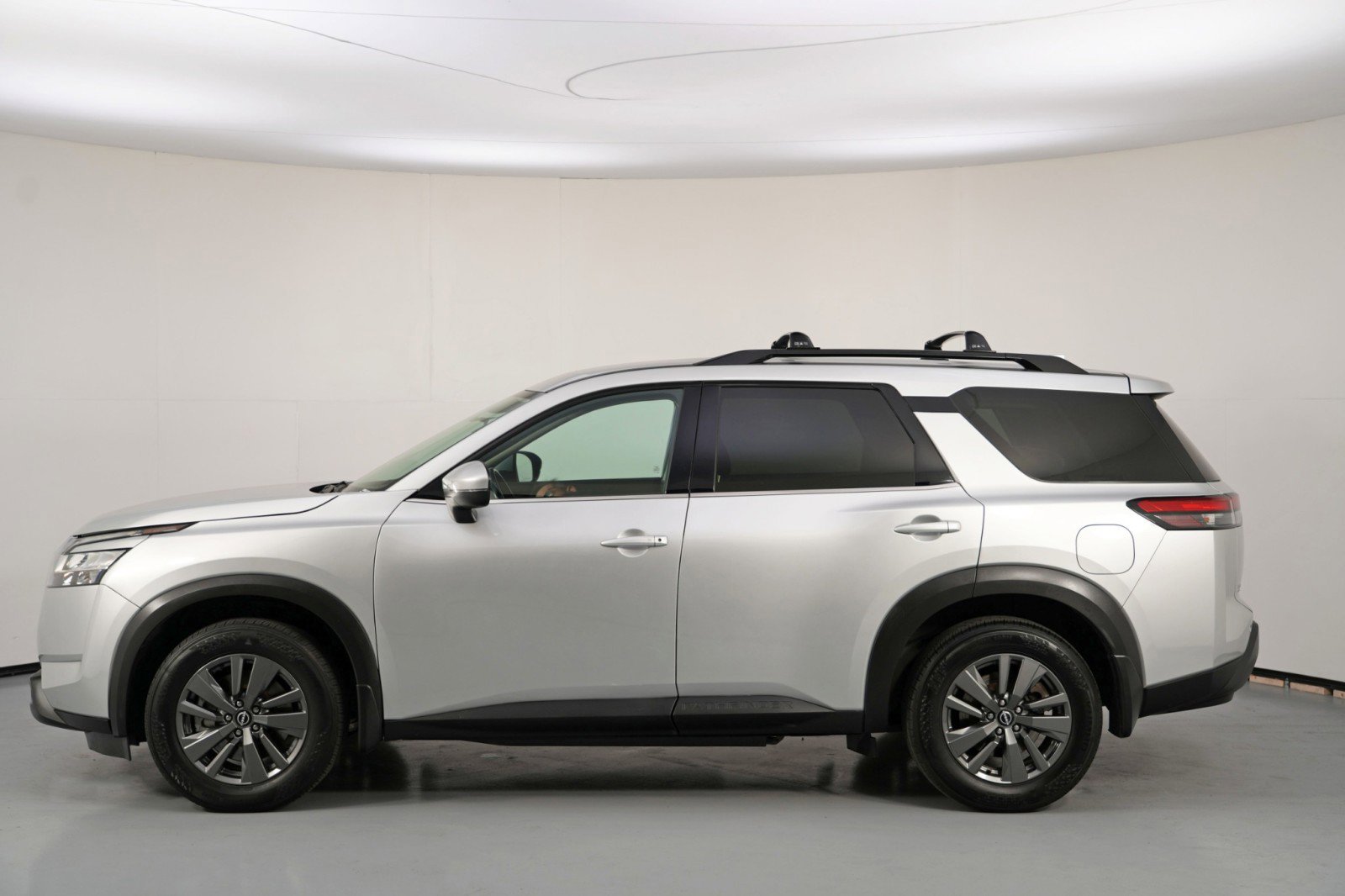 Used 2022 Nissan Pathfinder SV image 46