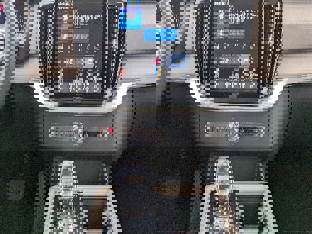 New 2026 Volvo XC90 B6 Plus image 22