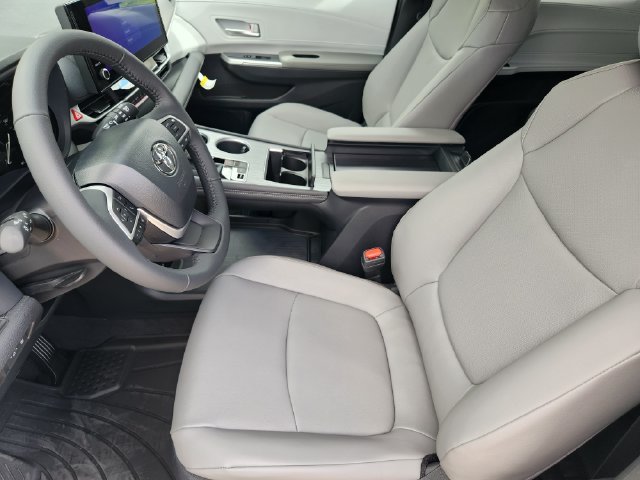 New 2026 Toyota Sienna XLE AWD/4WD image 11
