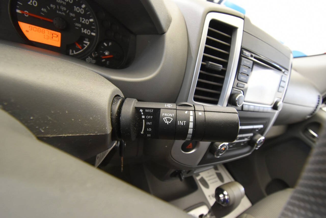 Used 2018 Nissan Frontier SV AWD/4WD image 27