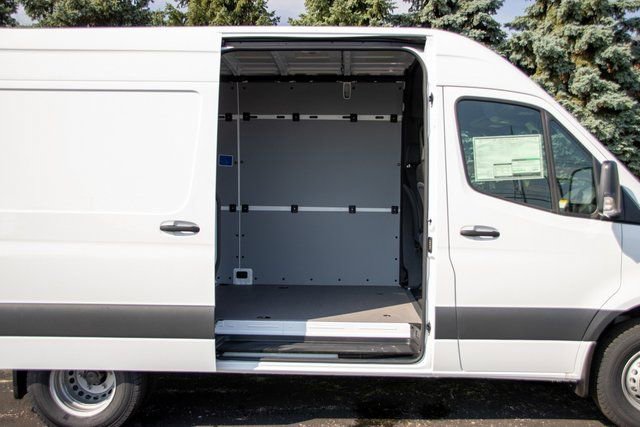 Used 2023 Mercedes-Benz Sprinter 4500 image 22