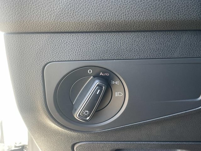 Certified 2023 Volkswagen Tiguan SE w/ Panoramic Sunroof Package FWD image 19