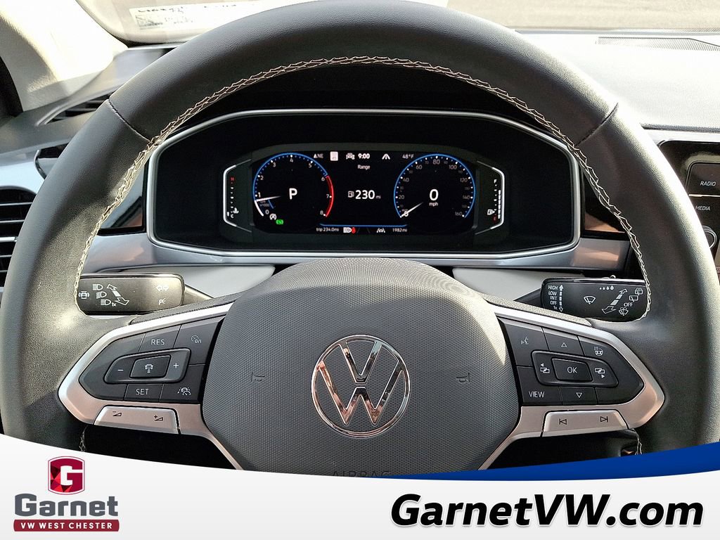 Used 2025 Volkswagen Taos SEL image 20