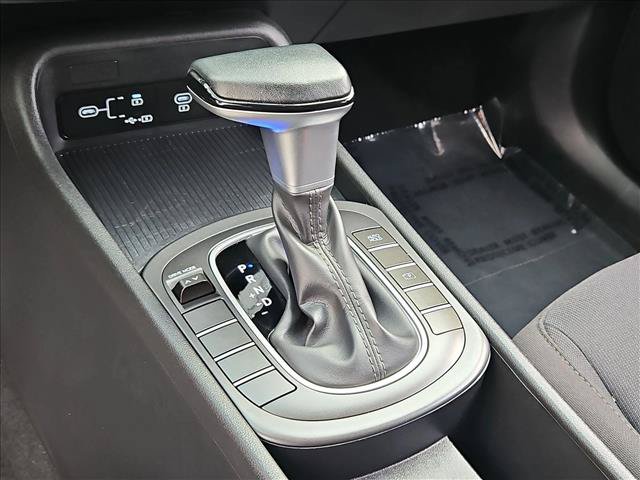 Used 2025 Hyundai Kona SEL FWD image 12