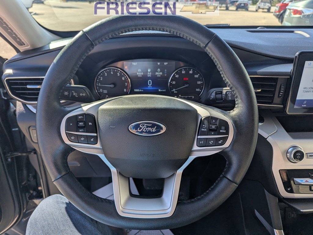 Used 2022 Ford Explorer XLT w/ Equipment Group 202A image 9