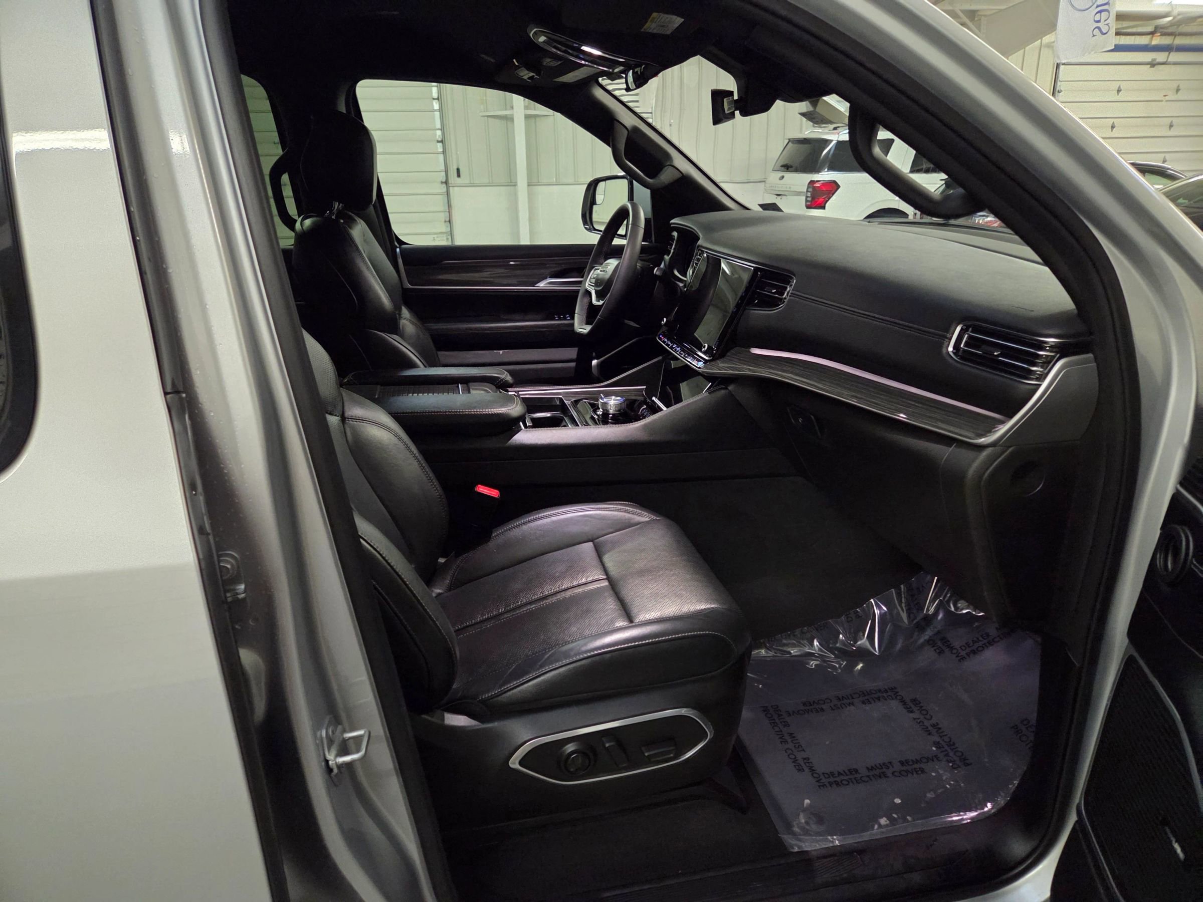 Used 2022 Jeep Wagoneer Series II image 34