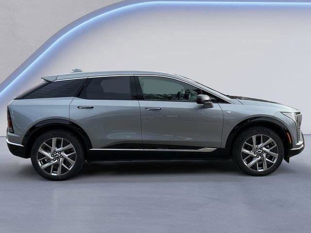 New 2025 Cadillac Optiq Luxury 1 image 2