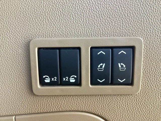 Used 2018 Cadillac Escalade Platinum image 11