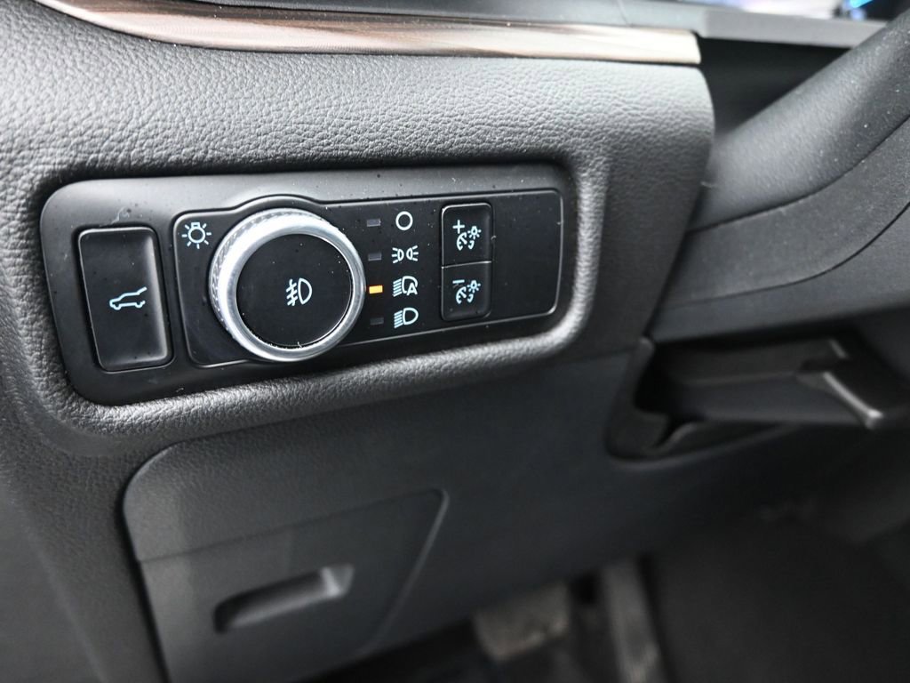 Used 2023 Ford Explorer Limited image 21