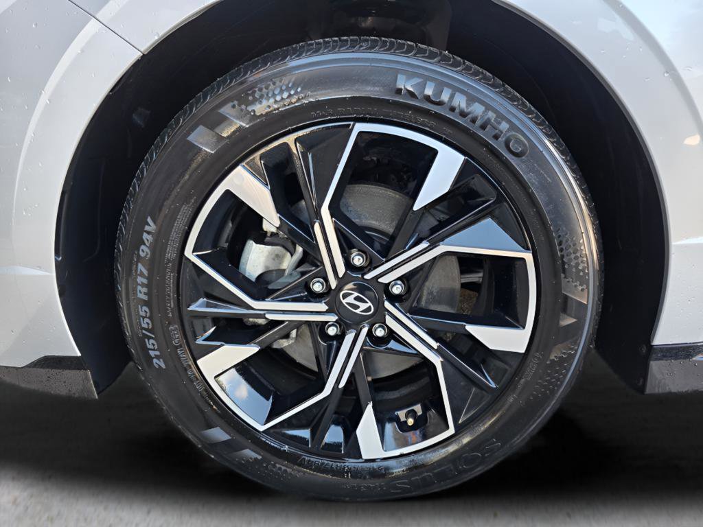 Used 2025 Hyundai Sonata SEL FWD image 11