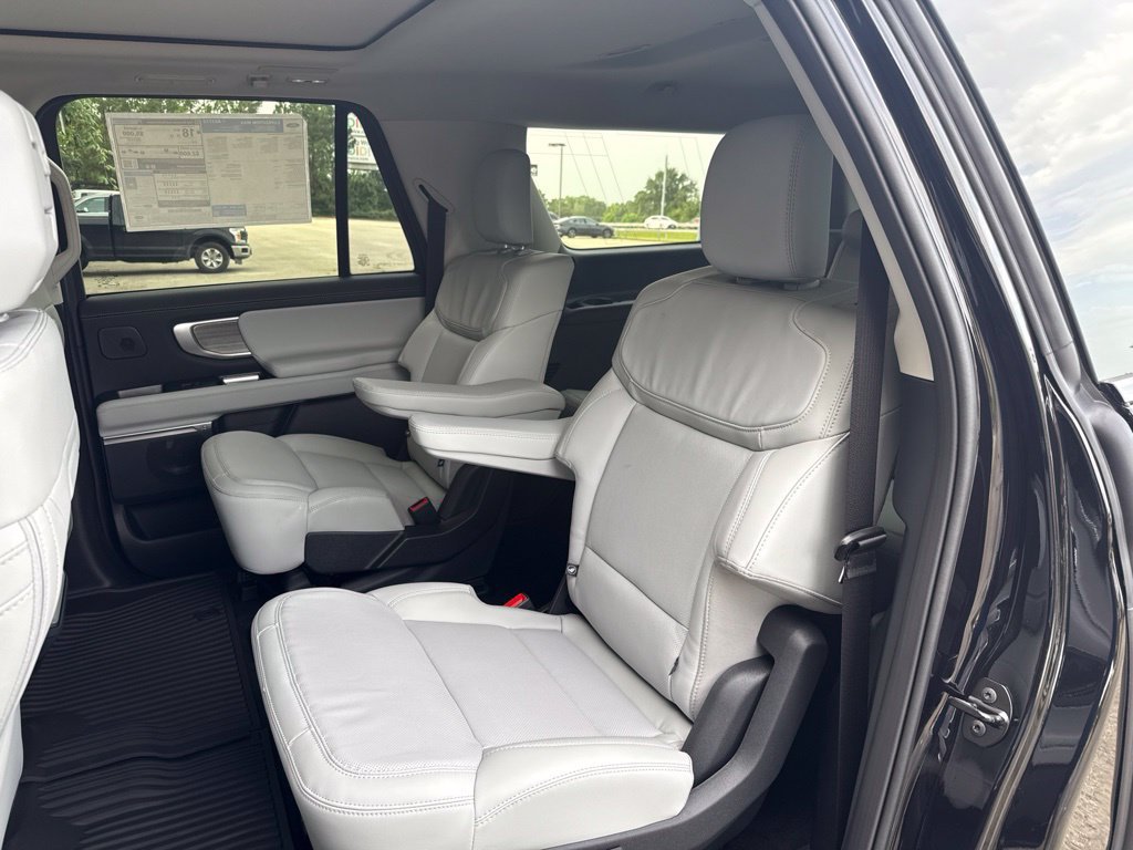 New 2027 Ford Expedition Max Platinum RWD image 42