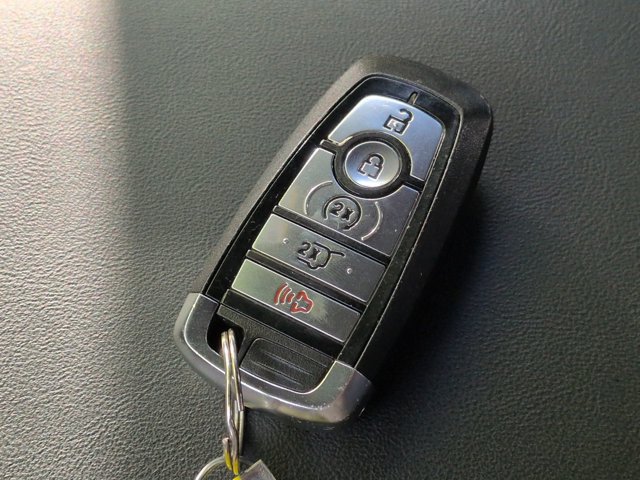Used 2025 Ford Explorer ST-Line w/ ST-Line Street Pack AWD/4WD image 28