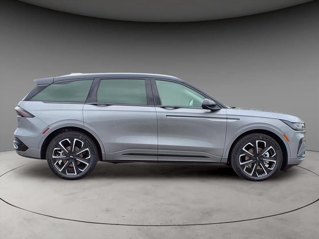 New 2025 Lincoln Nautilus Reserve AWD/4WD image 9