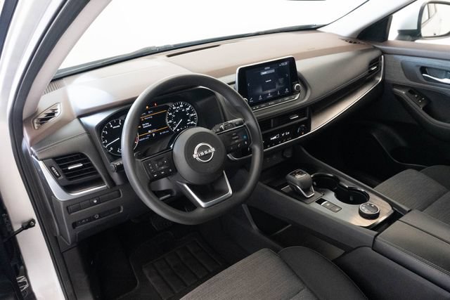 Used 2023 Nissan Rogue SV AWD/4WD image 4