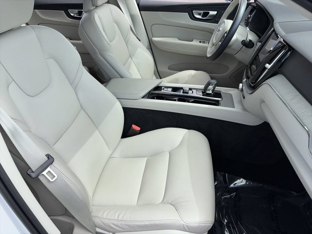 Used 2024 Volvo XC60 B5 Plus w/ Protection Package AWD/4WD image 11