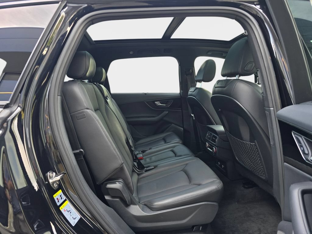 Used 2018 Audi Q7 3.0T Prestige w/ Prestige Package AWD/4WD image 13