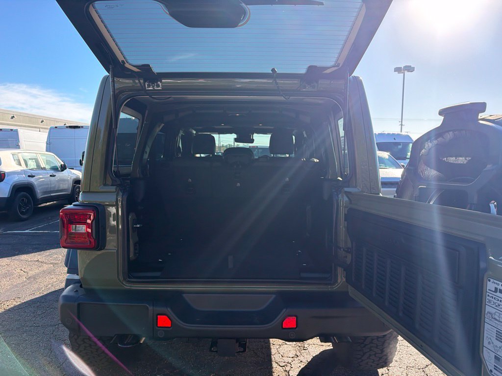 Used 2026 Jeep Wrangler Unlimited Rubicon 392 w/ Quick Order Package 27X Moab AWD/4WD image 12