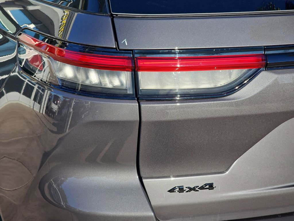 New 2025 Jeep Grand Cherokee Altitude image 40