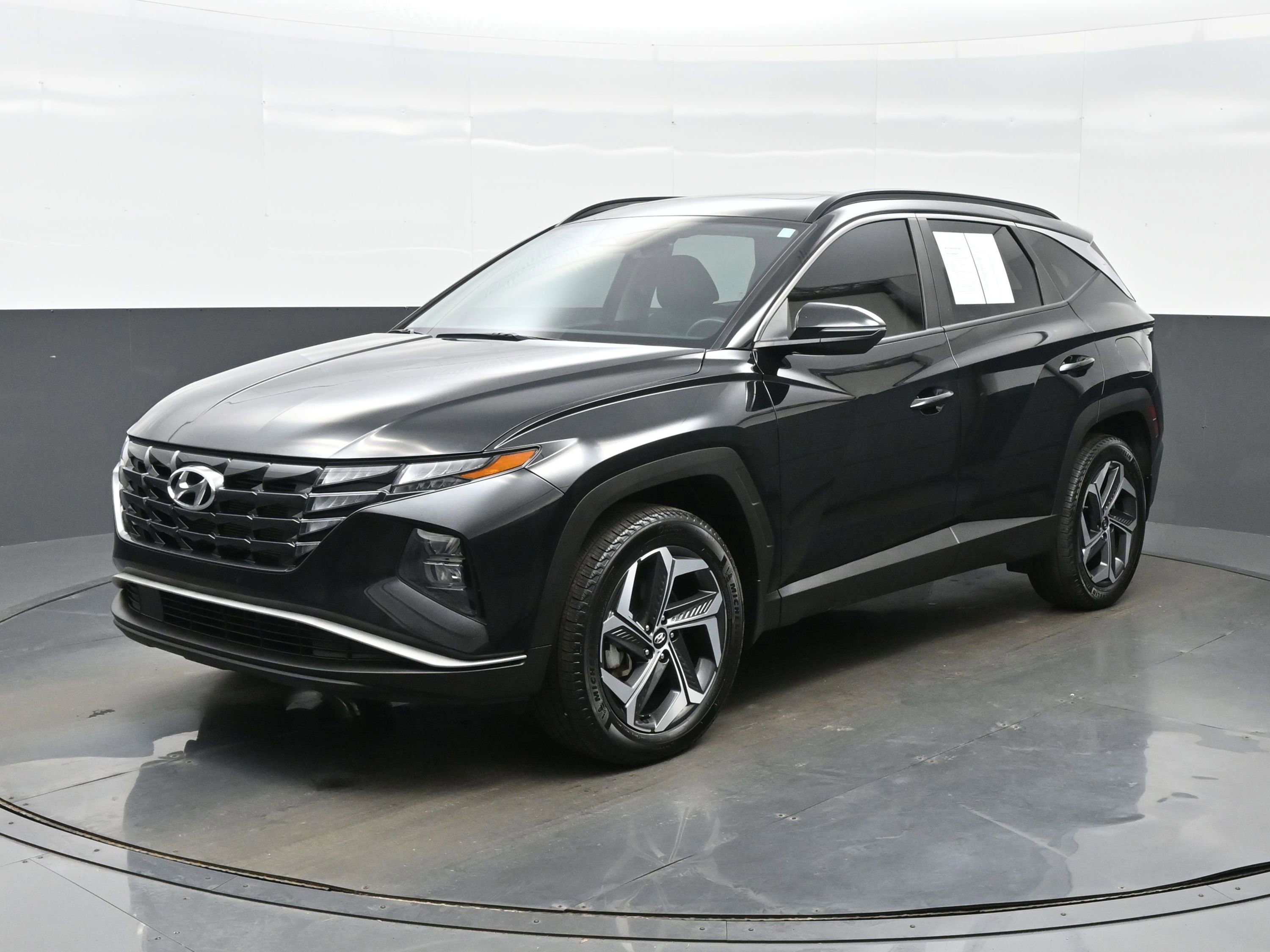Used 2023 Hyundai Tucson SEL w/ Convenience Package AWD/4WD image 2