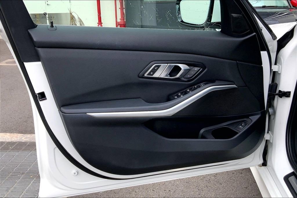 Used 2020 BMW 330i Sedan RWD image 23