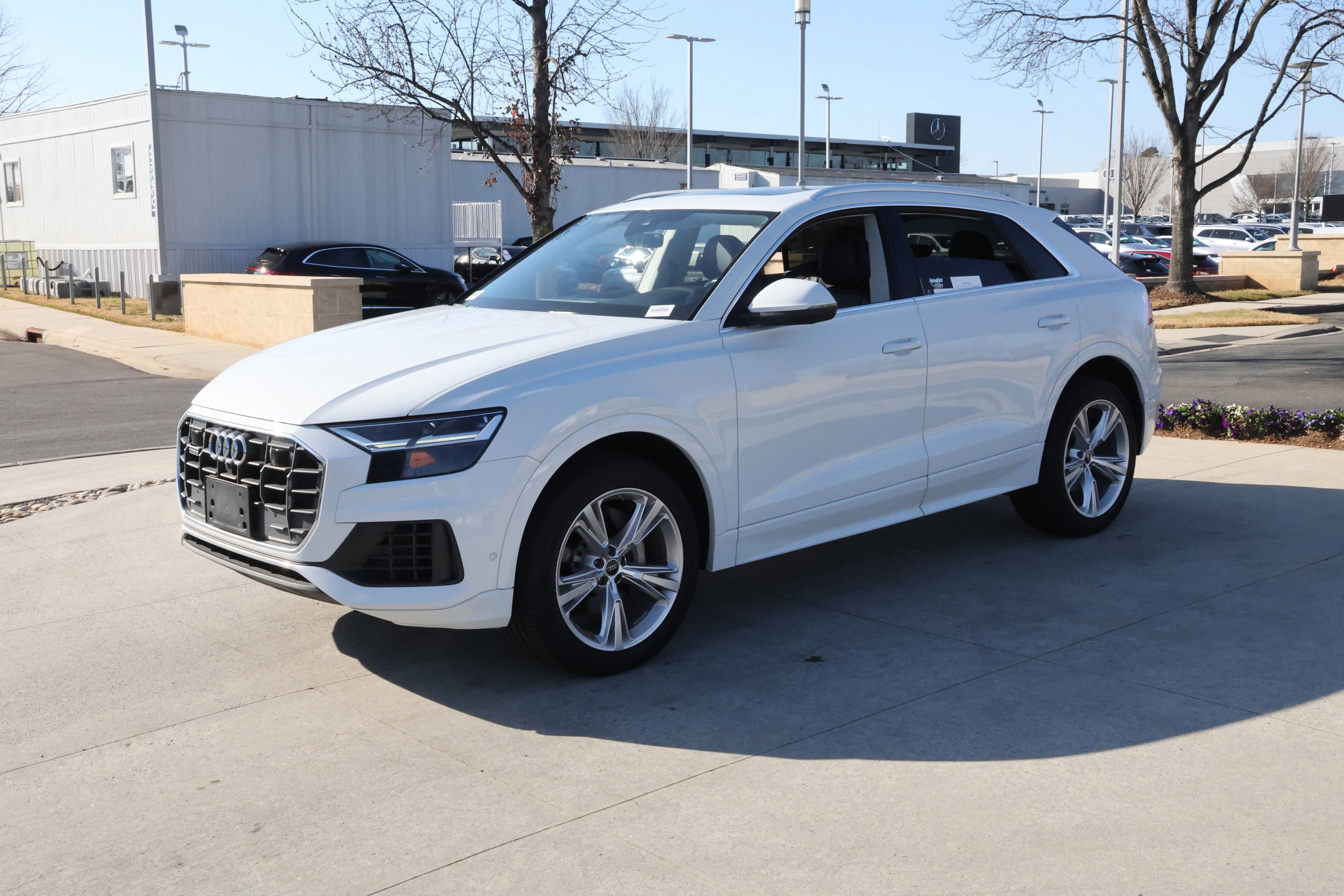 Used 2022 Audi Q8 Premium Plus image 5