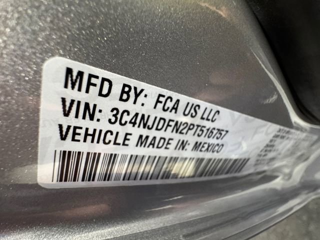 Used 2023 Jeep Compass Latitude image 27