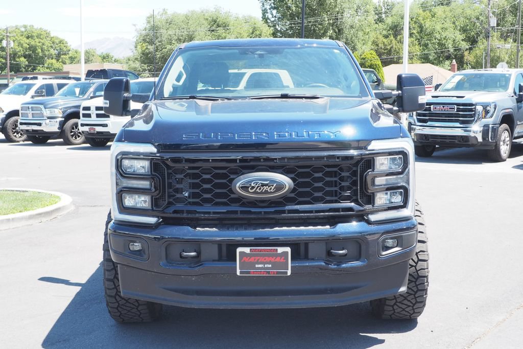 Used 2025 Ford F350 Lariat w/ Black Appearance Package AWD/4WD image 2