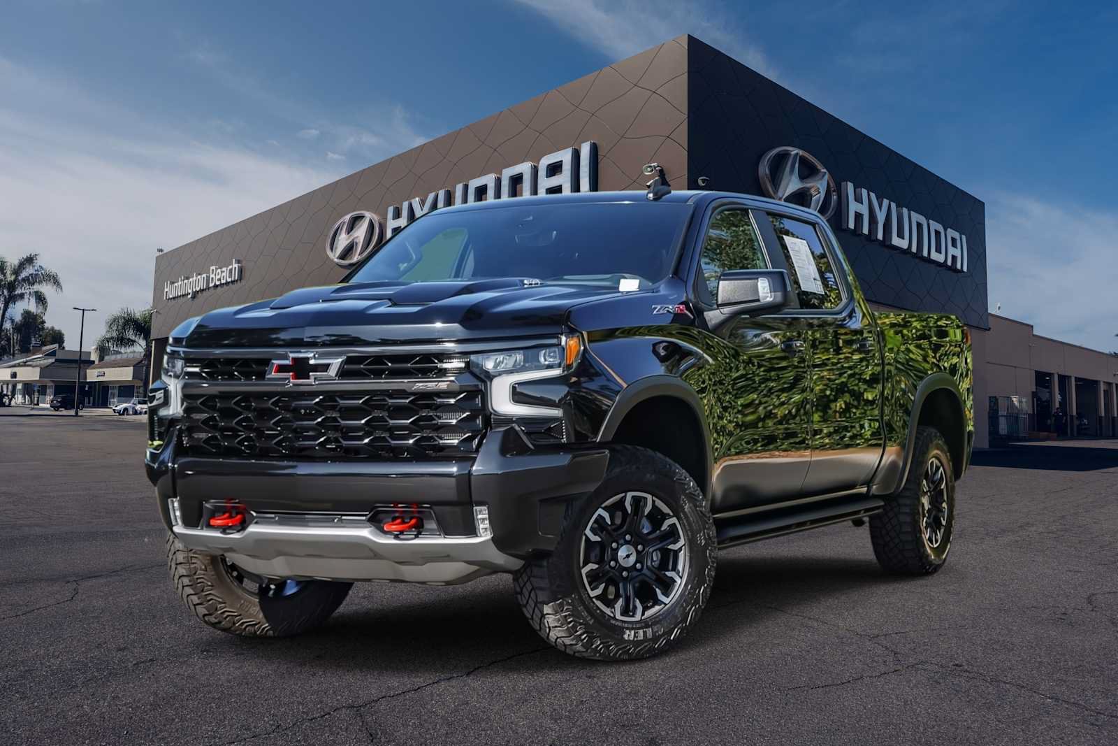 Used 2024 Chevrolet Silverado 1500 ZR2 w/ Technology Package AWD/4WD image 1