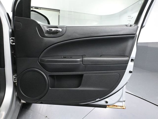 Used 2012 Dodge Caliber SXT image 35