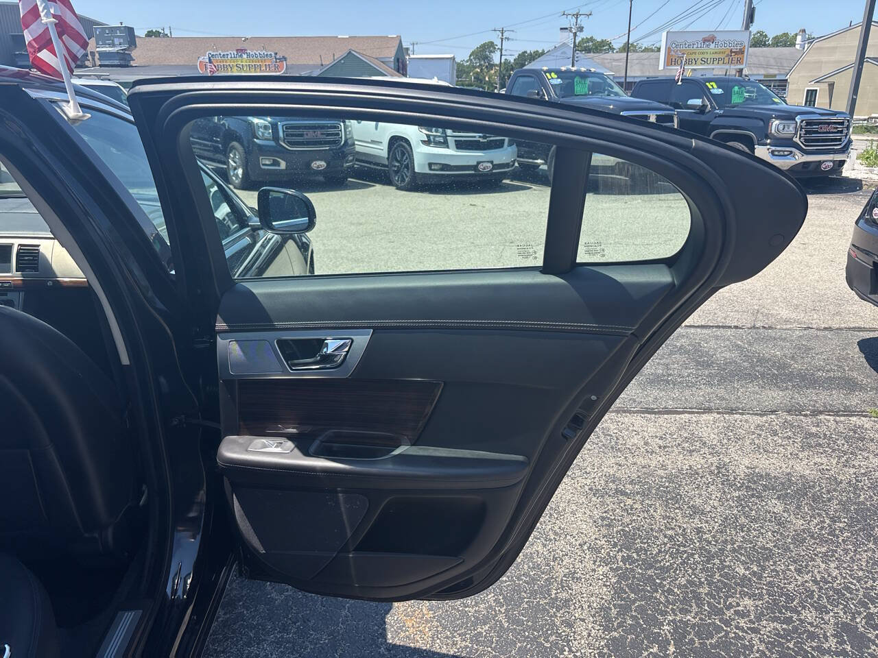 Used 2012 Jaguar XF Portfolio RWD image 31