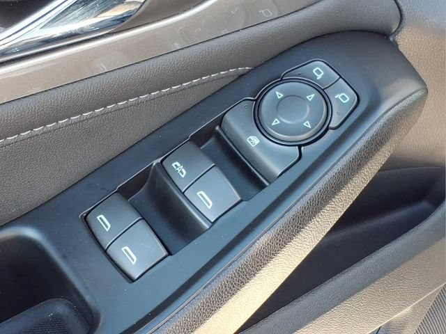 Used 2023 Chevrolet Traverse LT FWD image 17