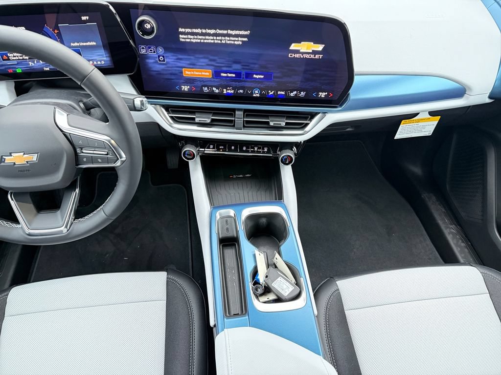 New 2026 Chevrolet Equinox EV LT w/ Convenience Package II AWD/4WD image 11