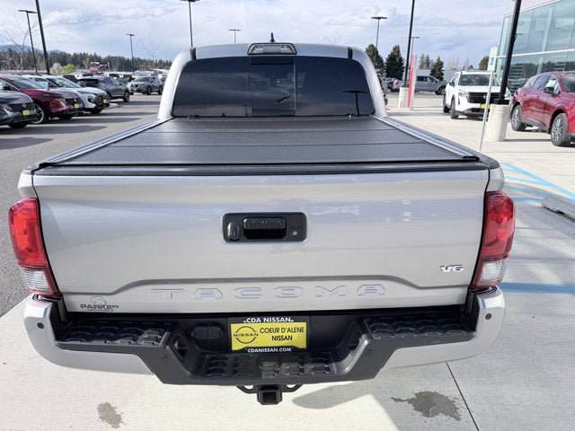 Used 2018 Toyota Tacoma TRD Sport w/ Technology Package AWD/4WD image 8